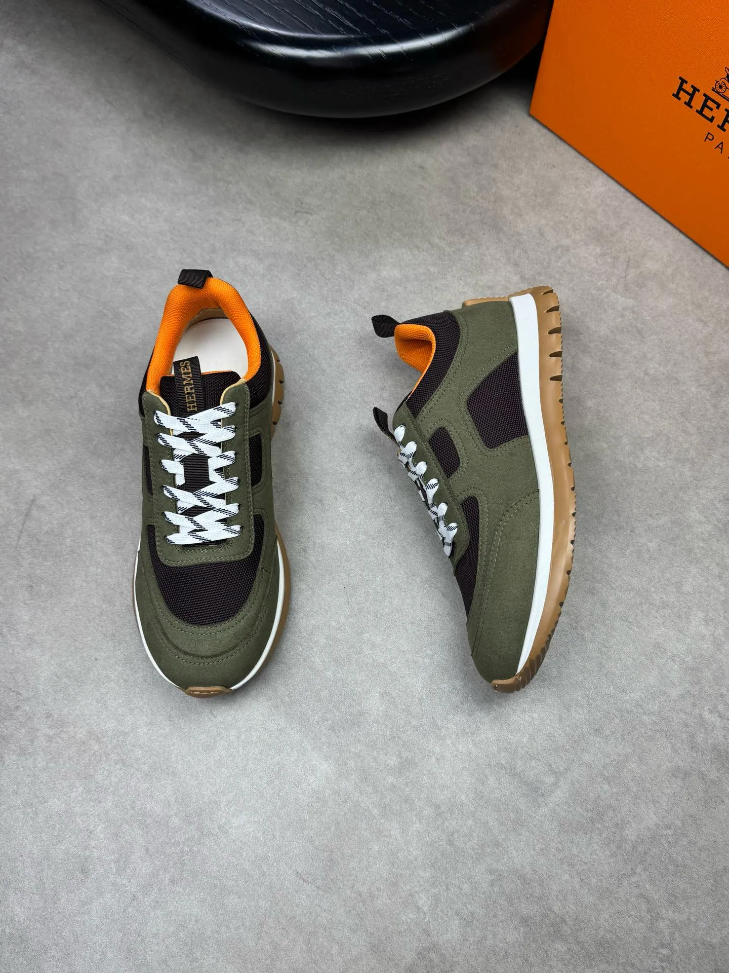 [HERMES] Hermès men's shoes 💰680💰 - high-end quality original items 🔍🔍🔍 casual sports shoes - upper: 🔝 suede environmentally friendly leather, brand high mercerized canvas body with forged ´H´ totem, tongue webbing injection molded brand logo - lining: brand canvas, foot pads; water-dyed cowhide -Outsole: ultra-light T men's shoes 💰U foam; two-color molded outsole -Ultra-high quality control, fine workmanship: highlighted (high-end, extravagance, grade) -Size: 39-44 (38, 45, can be customized)
